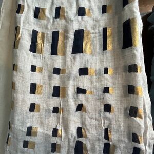 Elegant Checkered Scarf